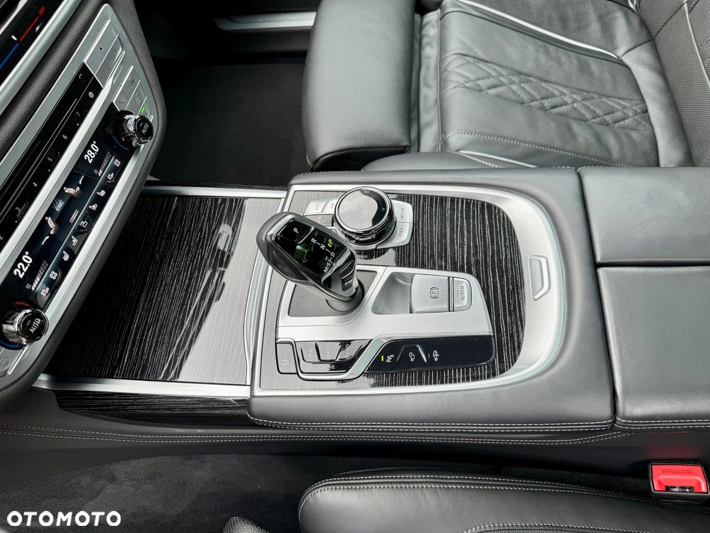 BMW Seria 7 730d xDrive mHEV sport - 23