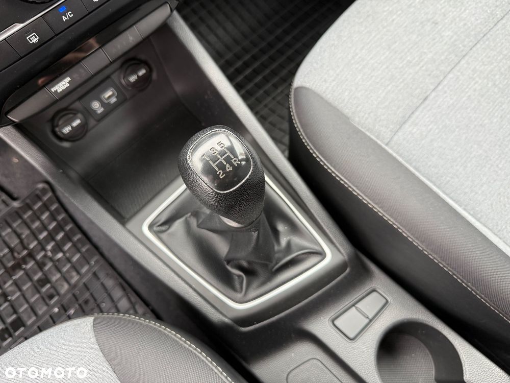 Hyundai i20 1.2 Intro Edition - 22
