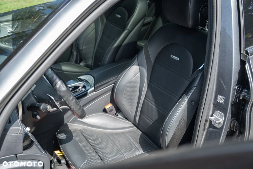 Mercedes-Benz Klasa C AMG 63 AMG Speedshift 7G-MCT - 14