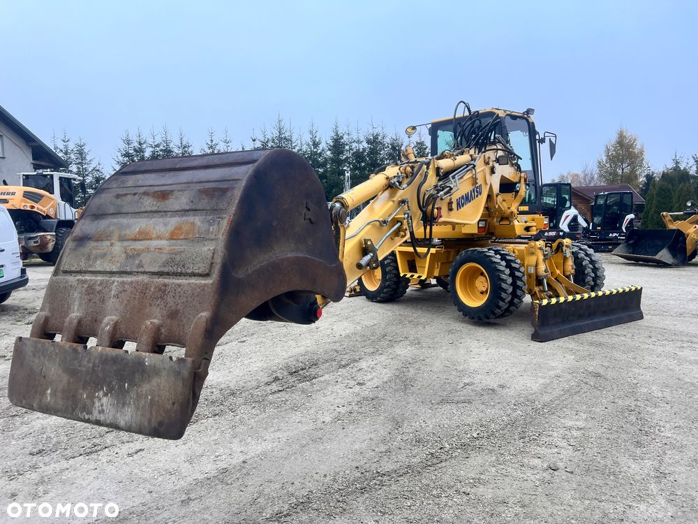 Komatsu 4x4x4 ramię łamane Koparka kołowa KOMATSU  PW98MR-8 10ton 4x4x4 ośki skrętne Ramię 3x łamane BEZ DPF i ADBLUE 4 cyl dodatkowe wyjścia hydr Pług Podpory 2012 szybka zwinna Prosto z importu 1 właściciel Cat TEREX Liebherr Wacker Pw 98 Mr 8 11 - 38
