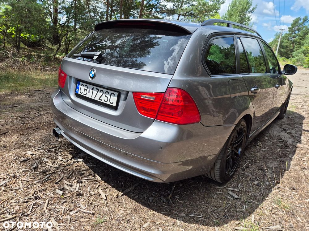 BMW Seria 3 320i - 5