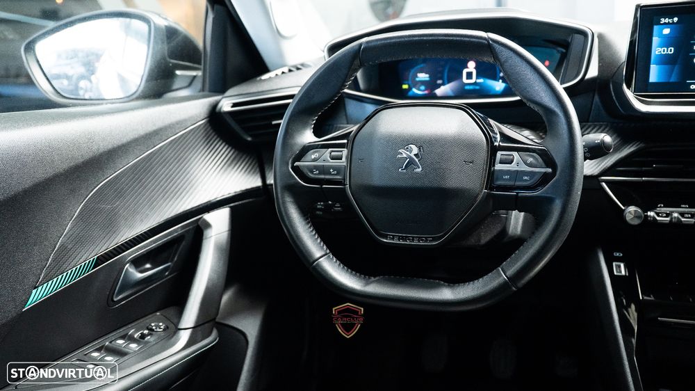 Peugeot 2008 1.2 PureTech Allure - 22