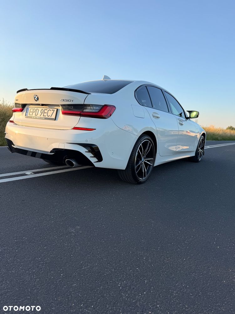 BMW Seria 3 330i xDrive M Sport - 5