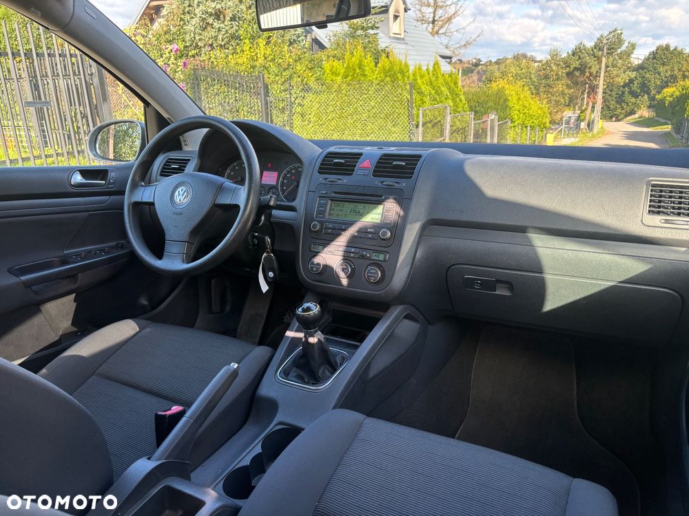 Volkswagen Golf - 8