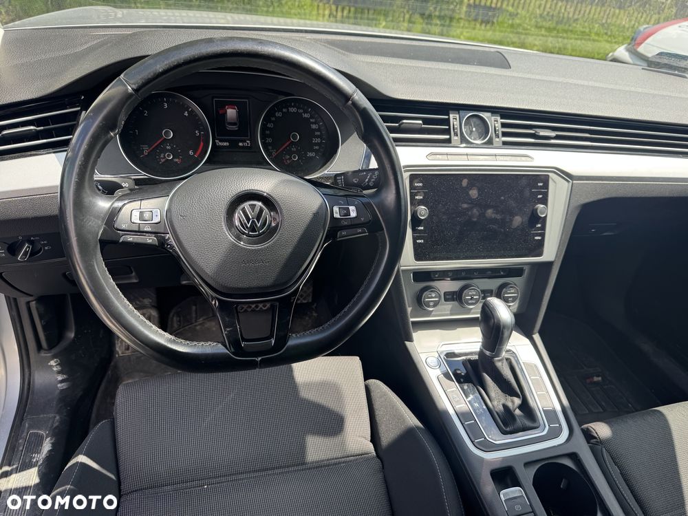 Volkswagen Passat 2.0 TDI SCR Comfortline DSG - 8