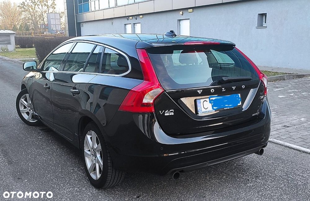 Volvo V60 T4 Momentum - 8