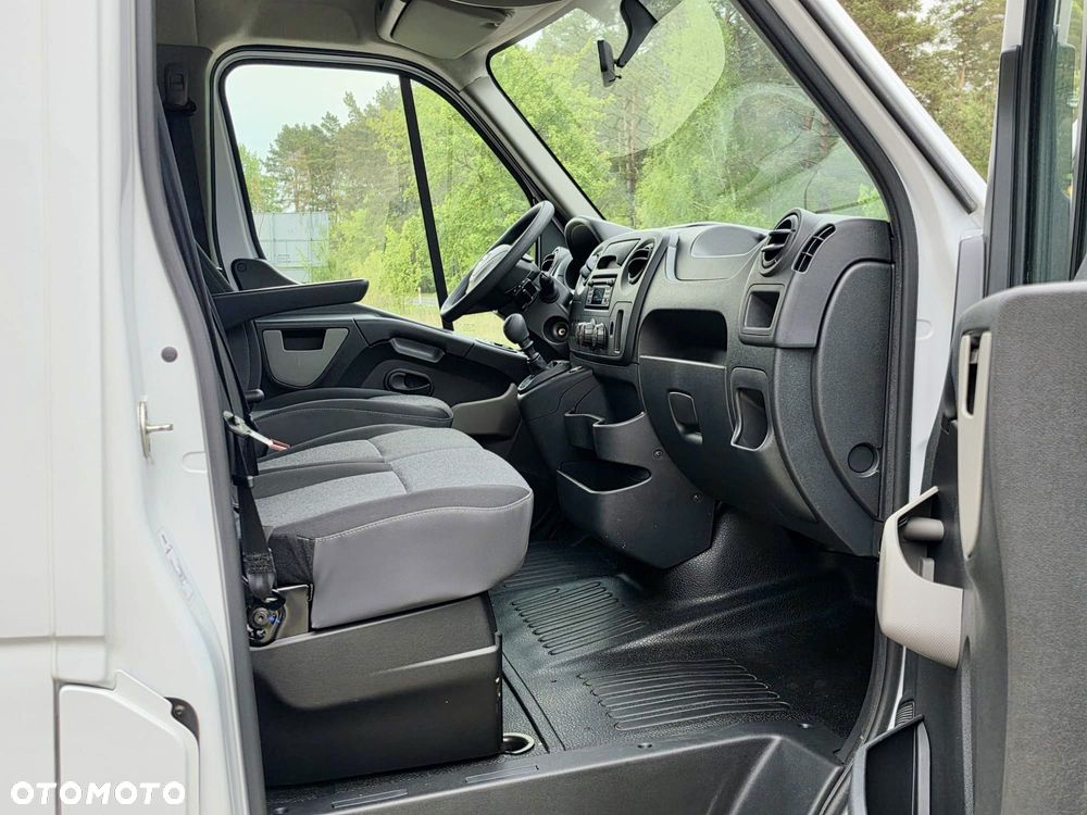 Nissan NV400 - 7