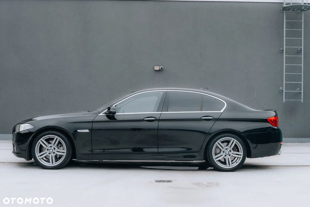 BMW Seria 5 528i xDrive - 11