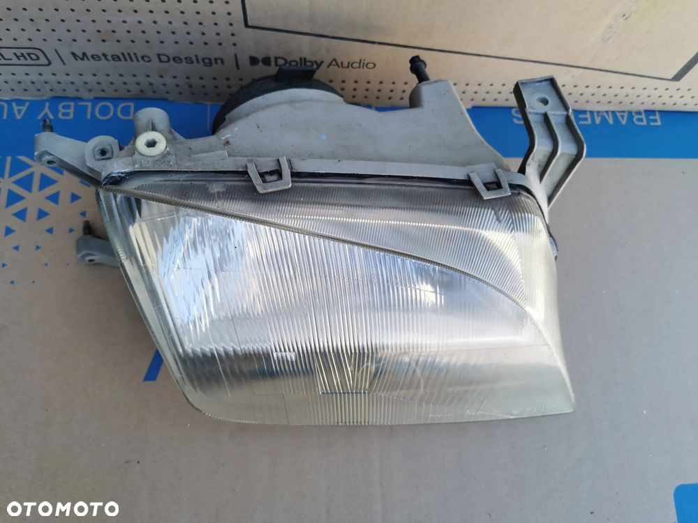 Suzuki Swift Subaru Justy Lampa prawy przód przednia prawa Valeo - 6