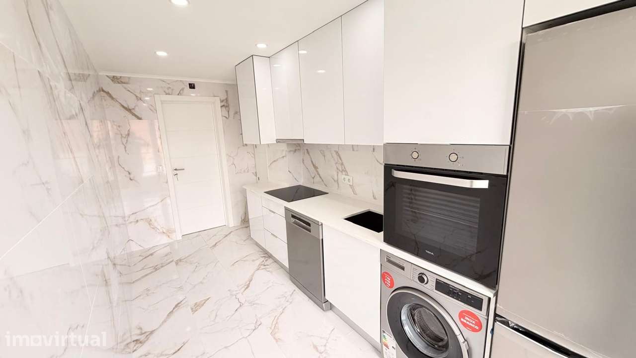 Apartamento T3 + 2WC na Praceta Índia, Linda-A-Velha - Grande imagem: 3/21