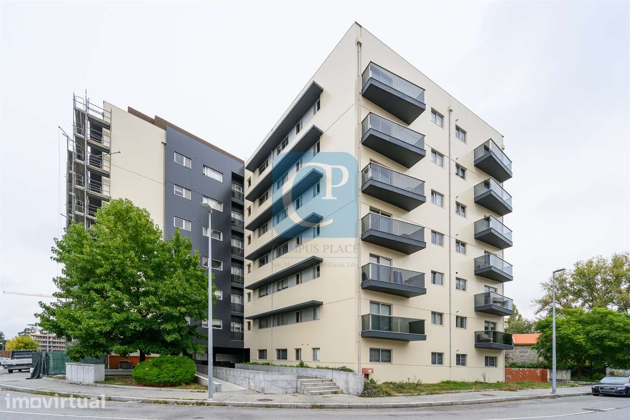 Apartamento T1 junto à Faculdade de Engenharia - Grande imagem: 2/17