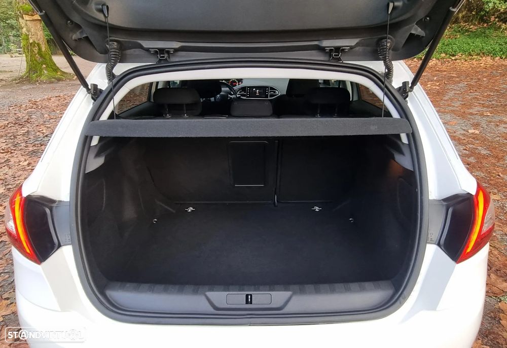 Peugeot 308 1.2 PureTech Allure Full LED - 20