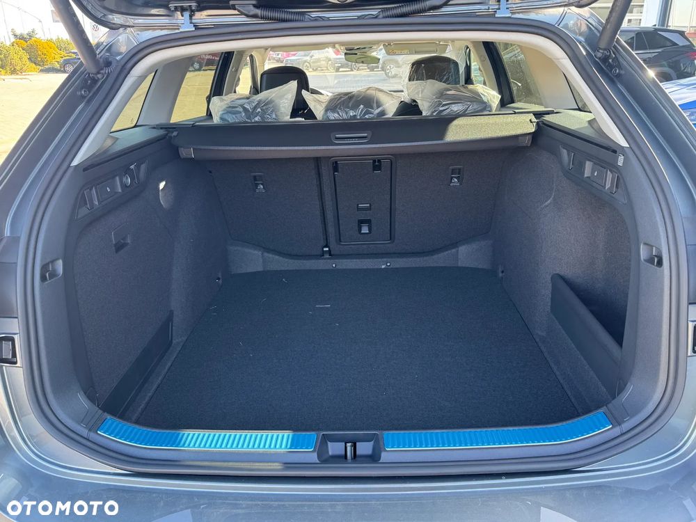 Skoda Superb 2.0 TDI SCR 4x4 Drive DSG - 26