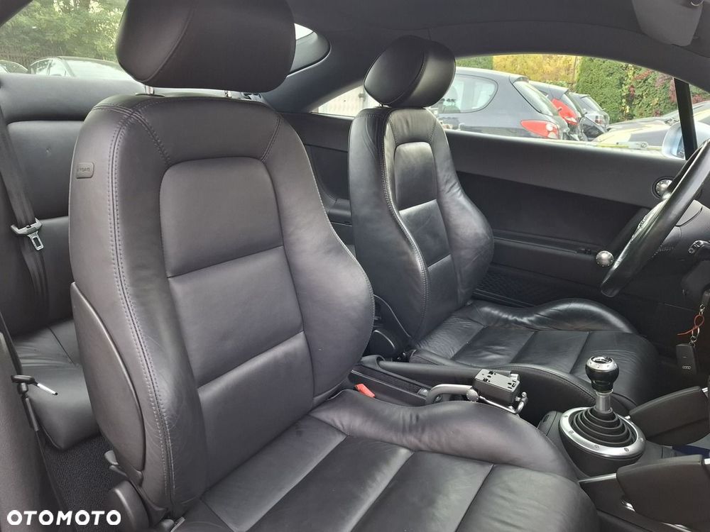 Audi TT Coupé - 24
