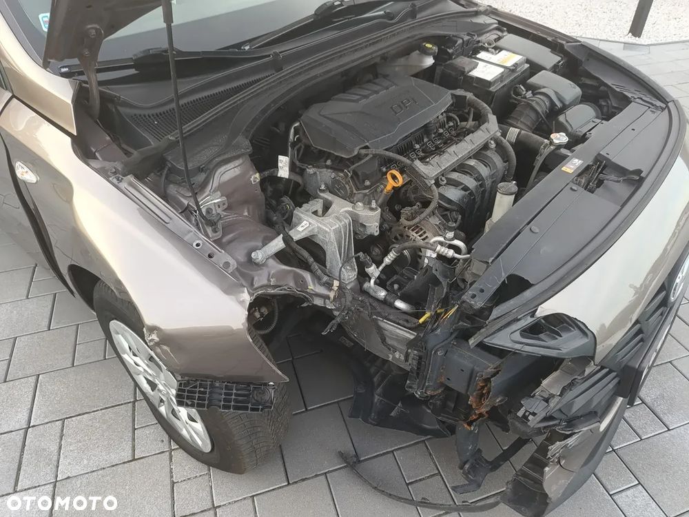 Hyundai i30 1.5 DPI Classic + - 11