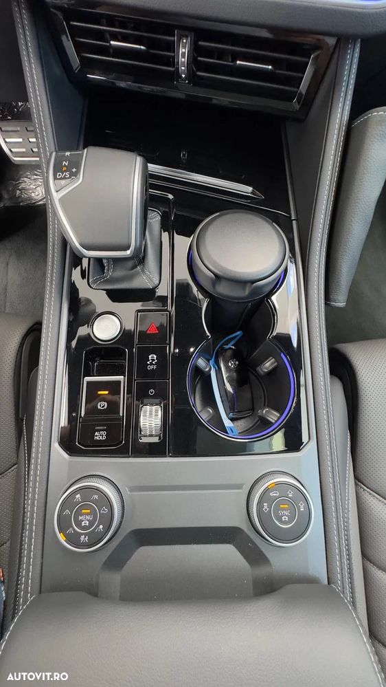 Volkswagen Touareg V6 TDI 4MOTION R-Line - 16