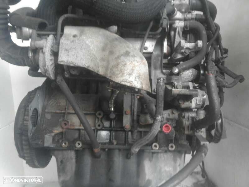 MOTOR COMPLETO KIA CARNIVAL II 2004 - 7