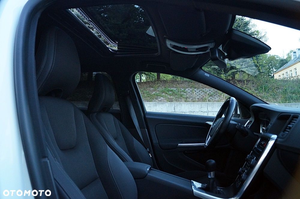 Volvo V60 D4 Edition Pro - 26