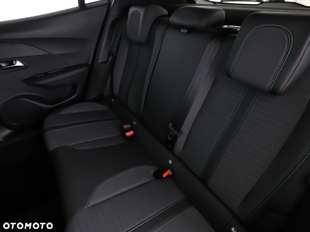 Peugeot 2008 PureTech 130 Allure S&S EAT8 - 18