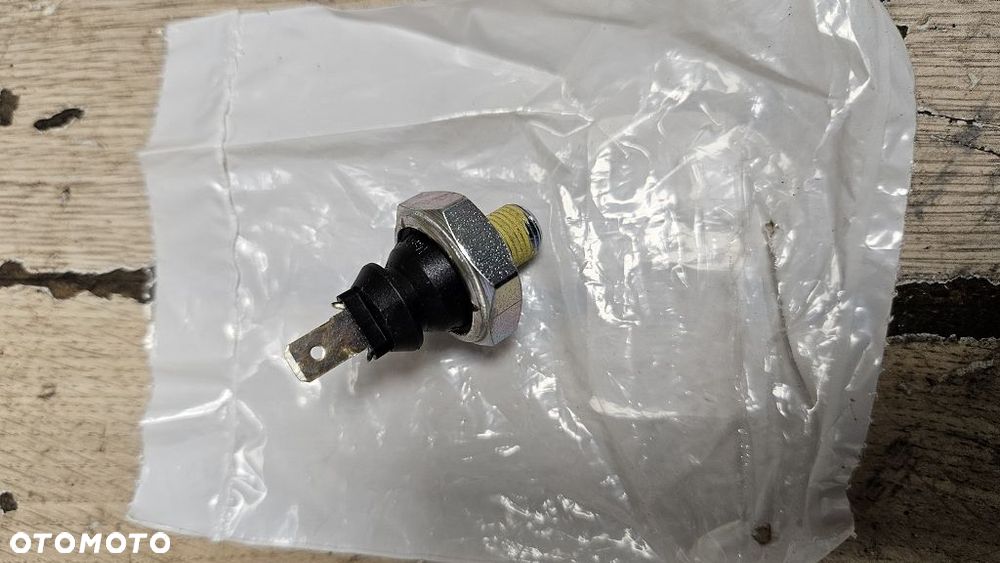 Czujnik ciśnienia oleju BRP Can-am Spyder  420256912 - 2