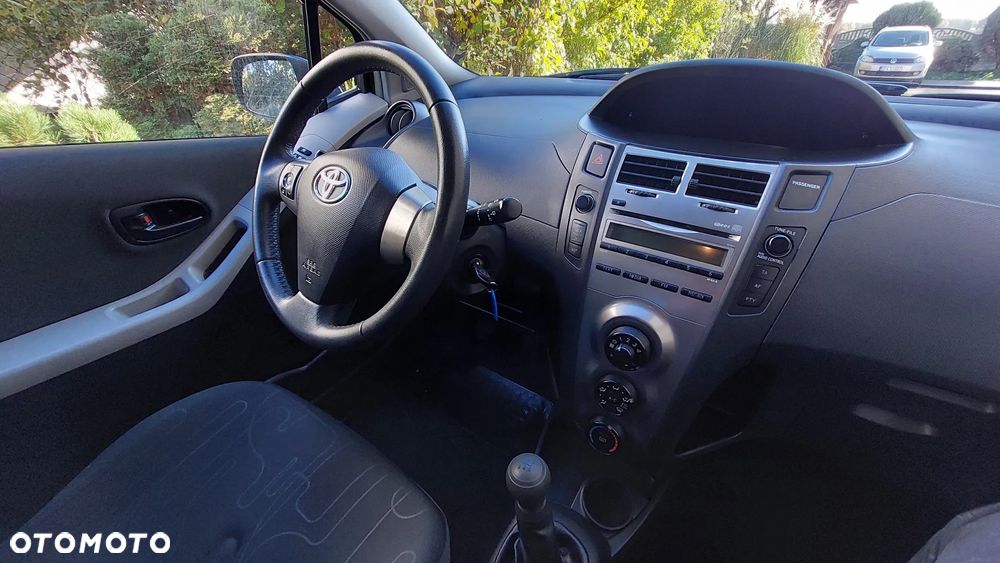Toyota Yaris 1.0 Sol - 19
