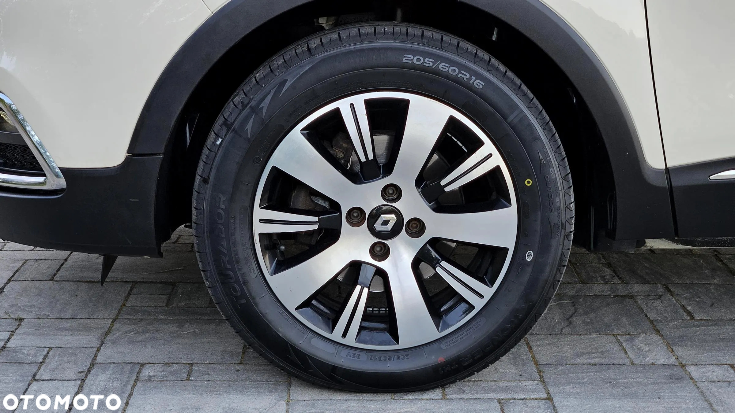 Renault Captur ENERGY TCe 120 EDC LIMITED - 37