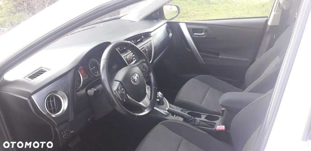 Toyota Auris - 7
