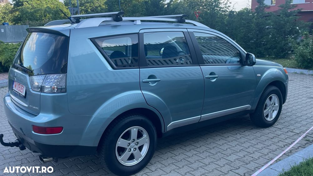 Mitsubishi Outlander - 4