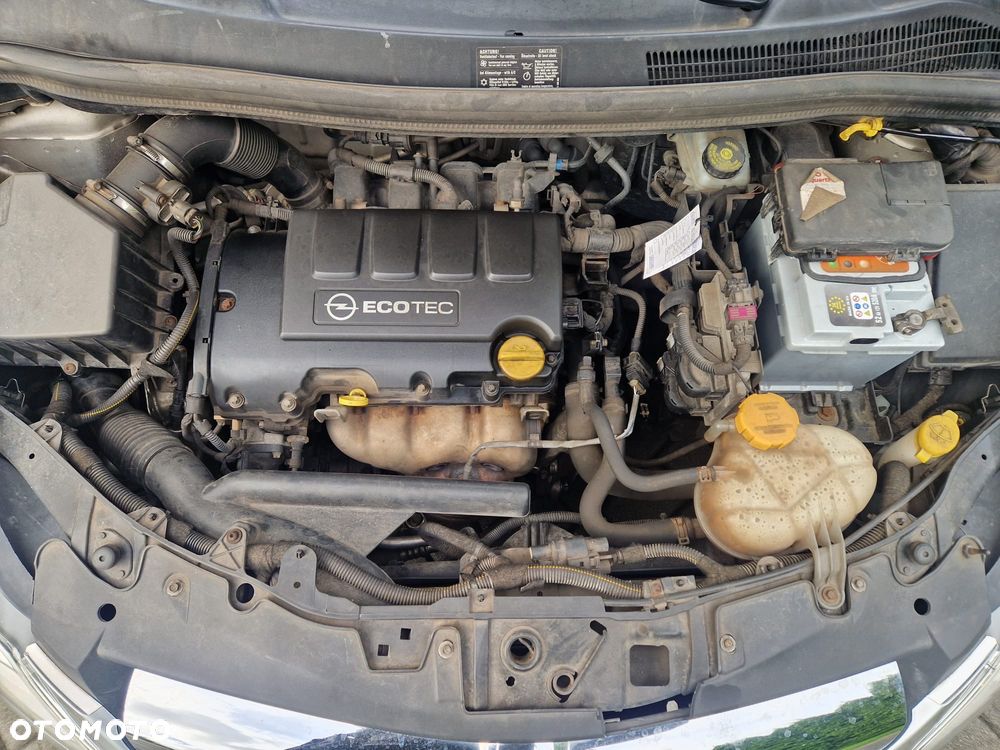 Opel Corsa 1.2 16V Essentia - 13