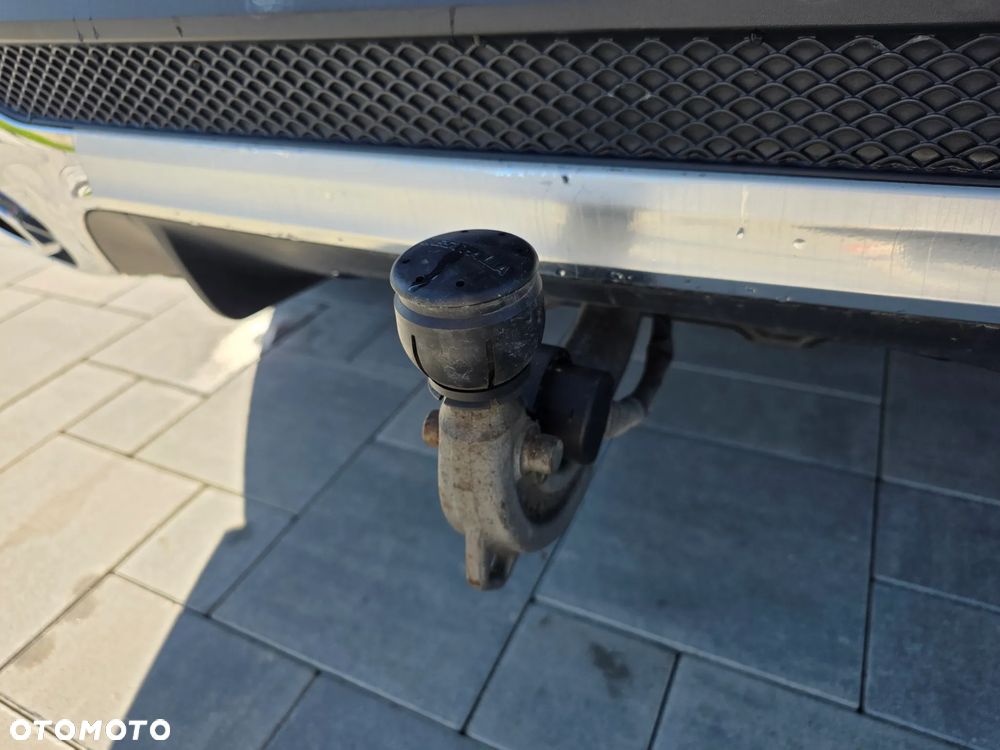 Mercedes-Benz GLB 200 d 4Matic 8G-DCT AMG Line - 24