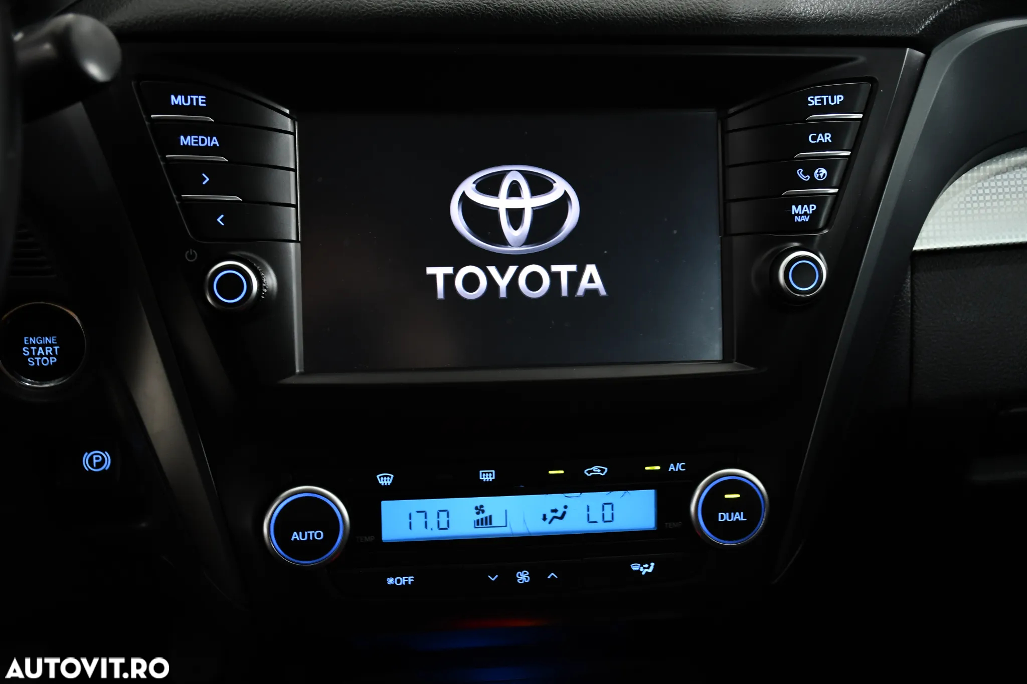 Toyota Avensis 2.0 D-4D Executive - 17