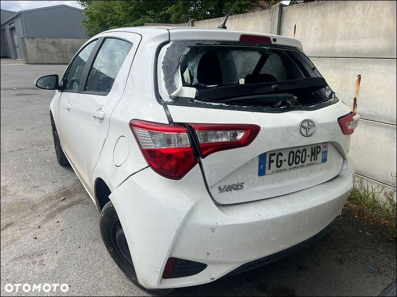 Toyota Yaris - 4
