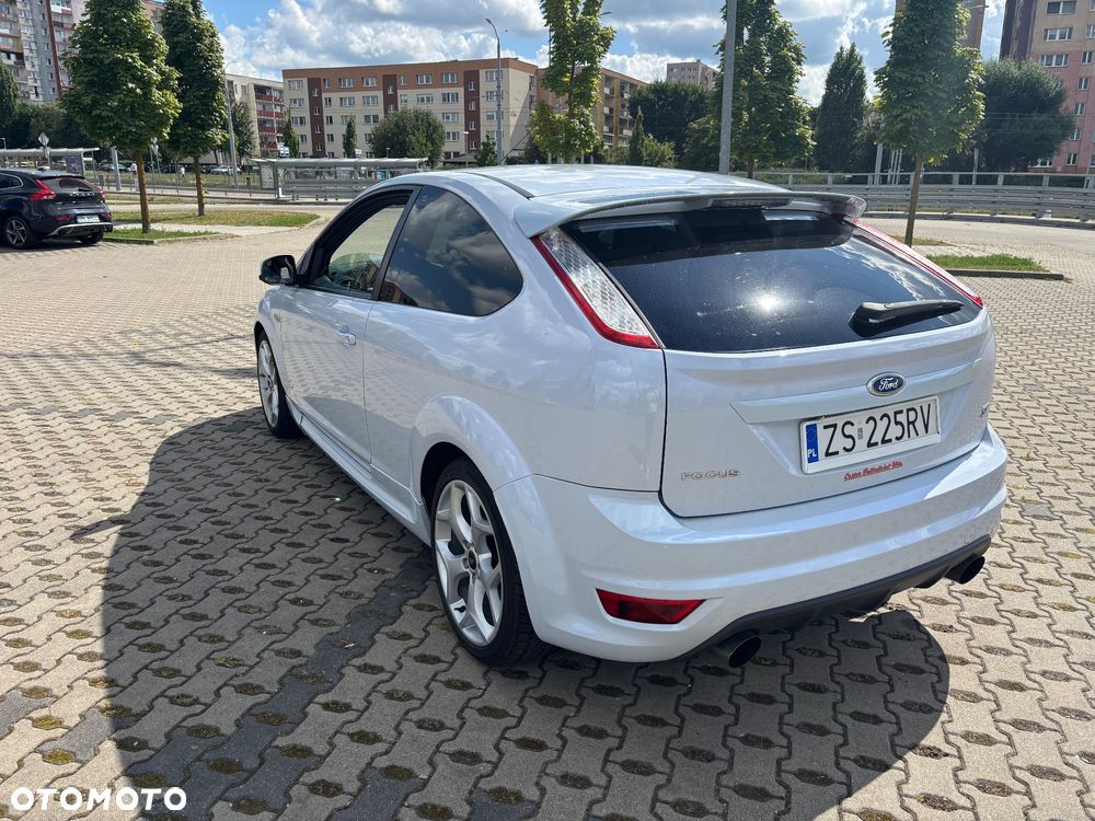 Ford Focus ST - 8