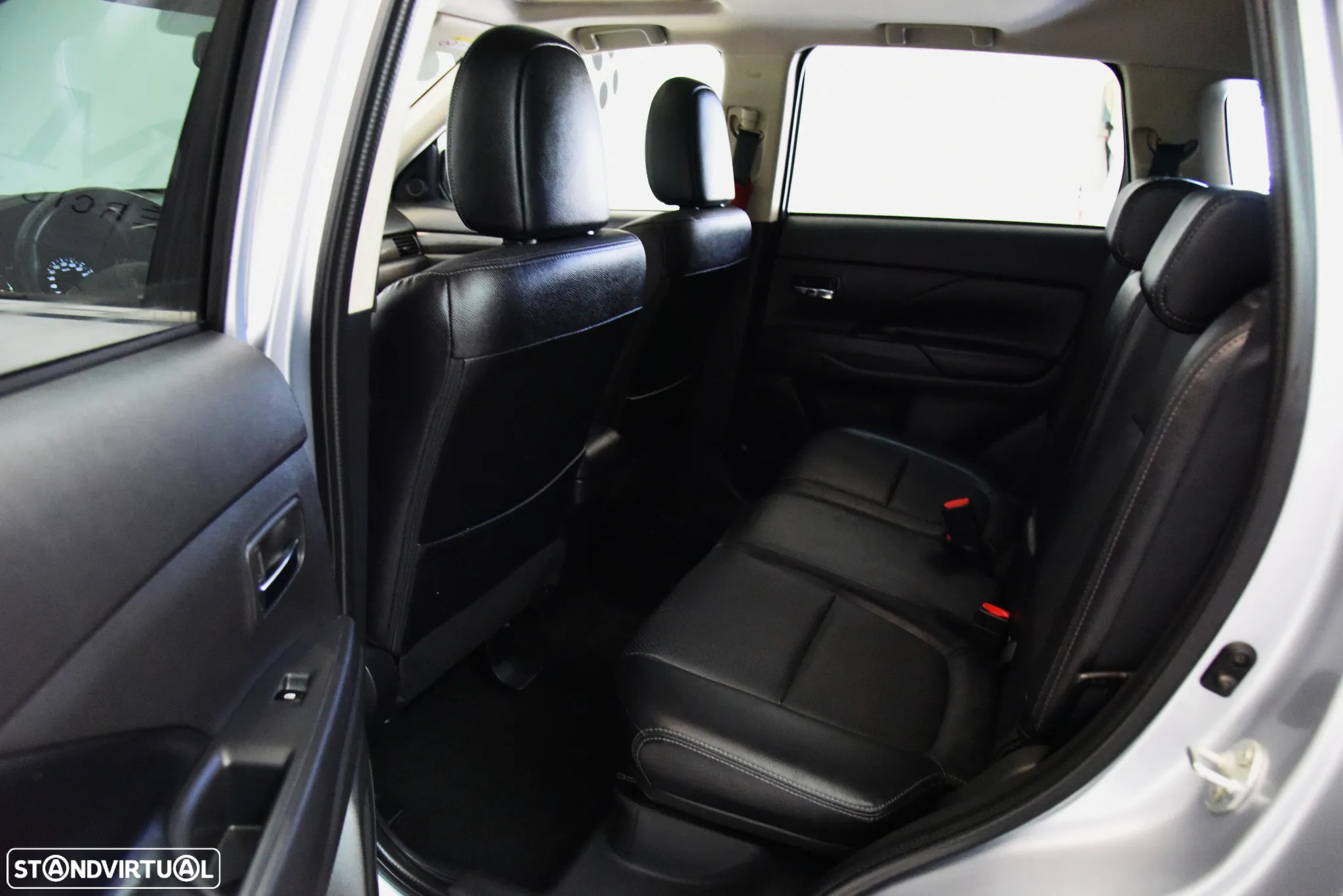 Mitsubishi Outlander 2.2 DI-D Intense+ - 31