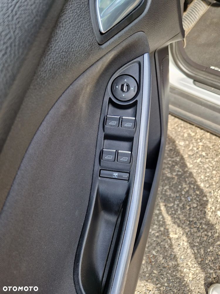 Ford Focus 1.0 EcoBoost Titanium - 8