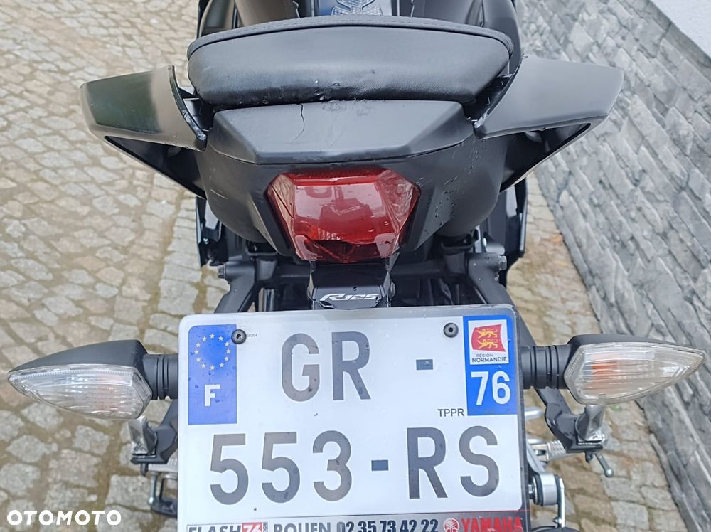 Yamaha YZF - 11