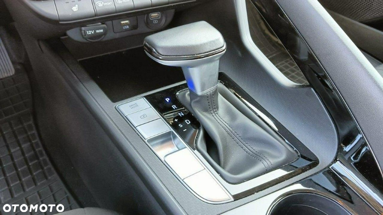 Hyundai Elantra 1.6 Smart CVT - 17