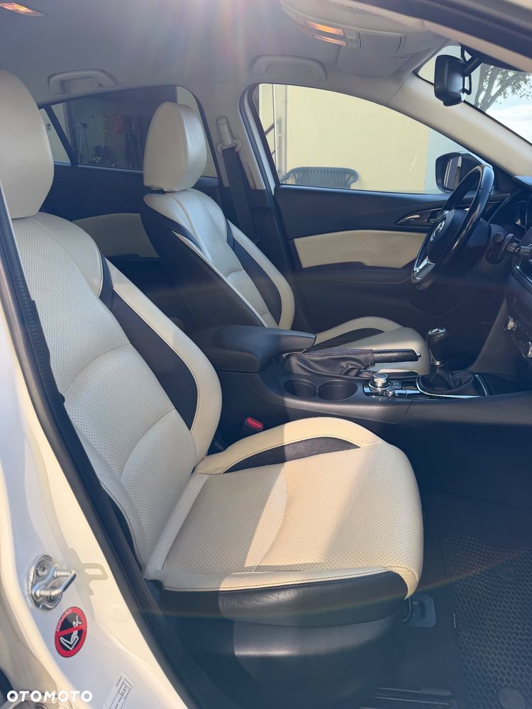 Mazda 3 - 7