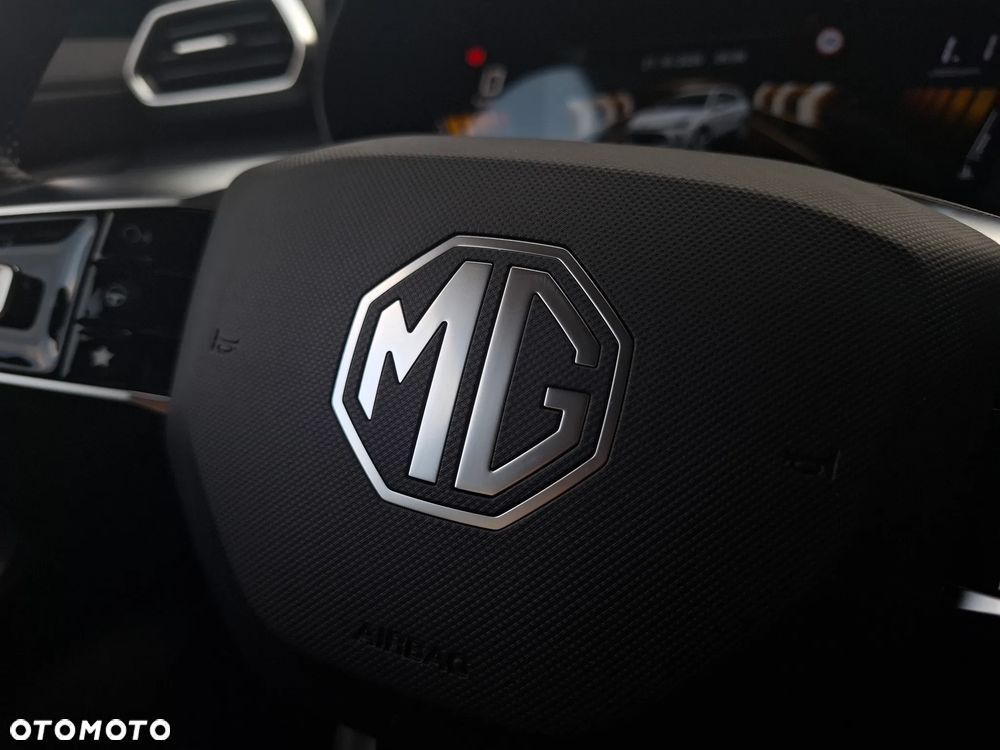 MG ZS - 25