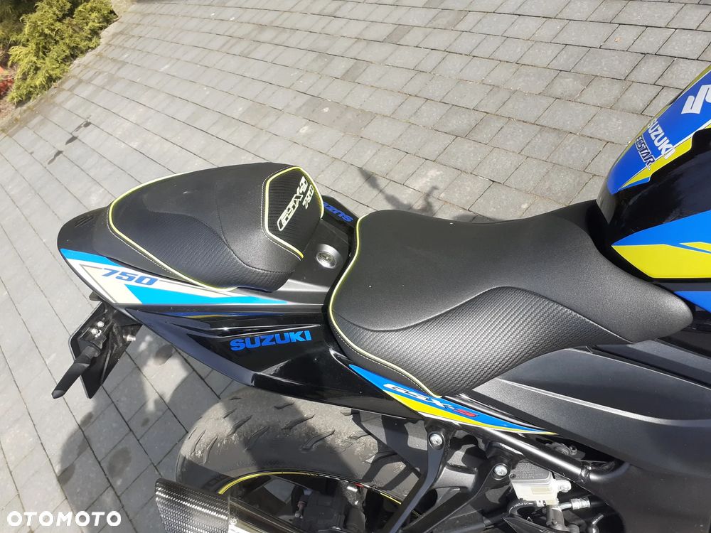 Suzuki GSX - 9