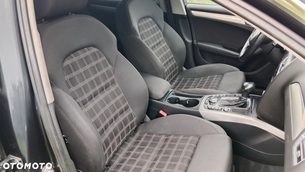 Audi A4 Limousine - 14