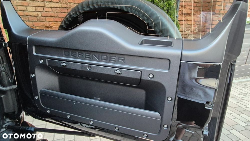 Land Rover Defender 110 5.0 P525 V8 - 11