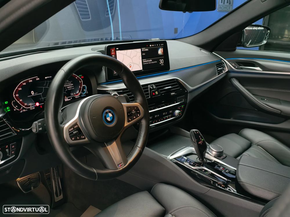 BMW 530 e Pack M - 33