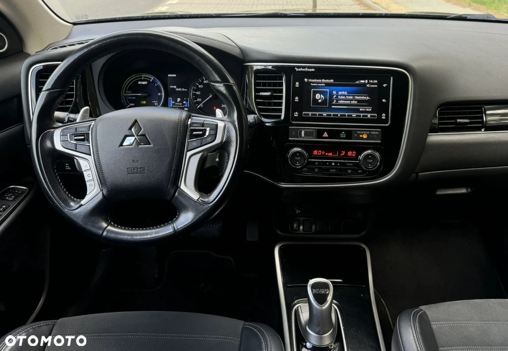 Mitsubishi Outlander 2.4 4WD Diamant+ - 16