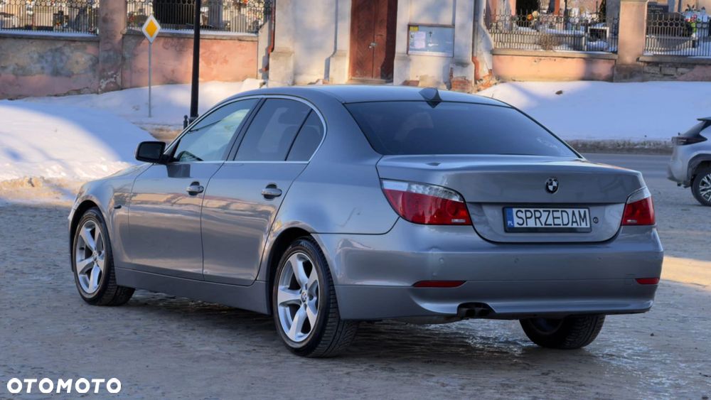 BMW Seria 5 520i - 14