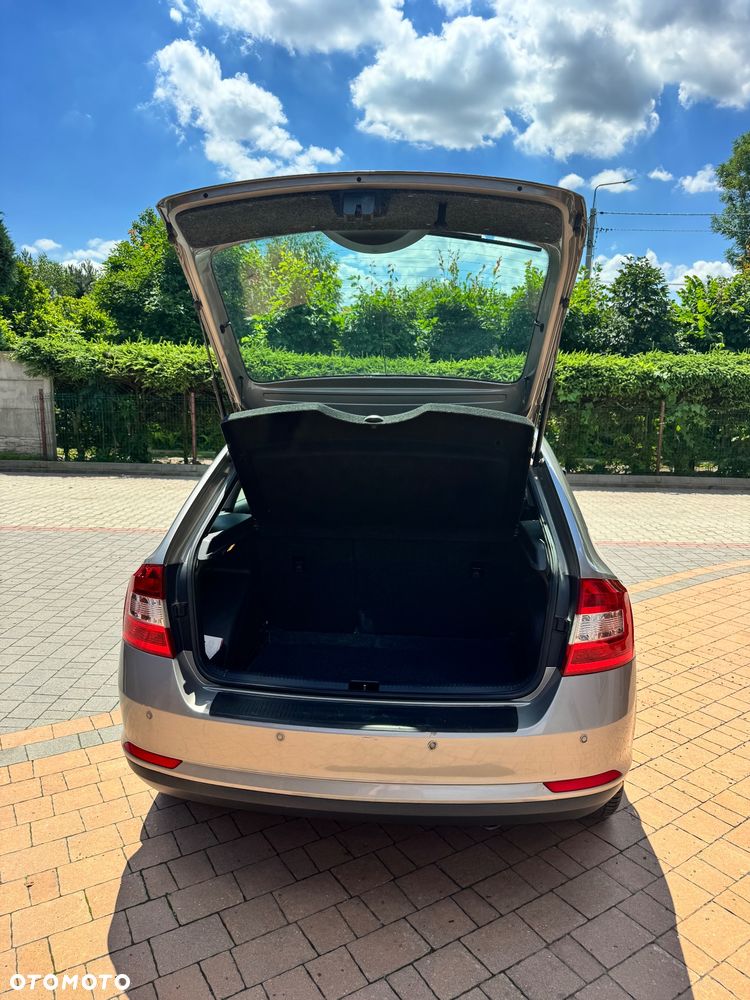 Skoda RAPID 1.6 TDI DSG Ambition - 9