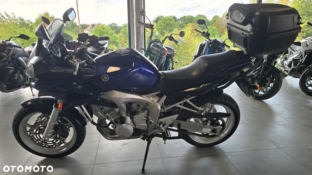 Yamaha FZ6 - 1