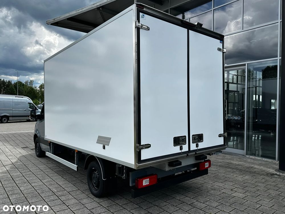 Mercedes-Benz Sprinter - 9
