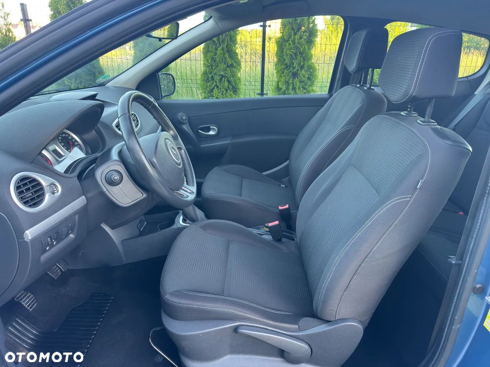 Renault Clio - 17