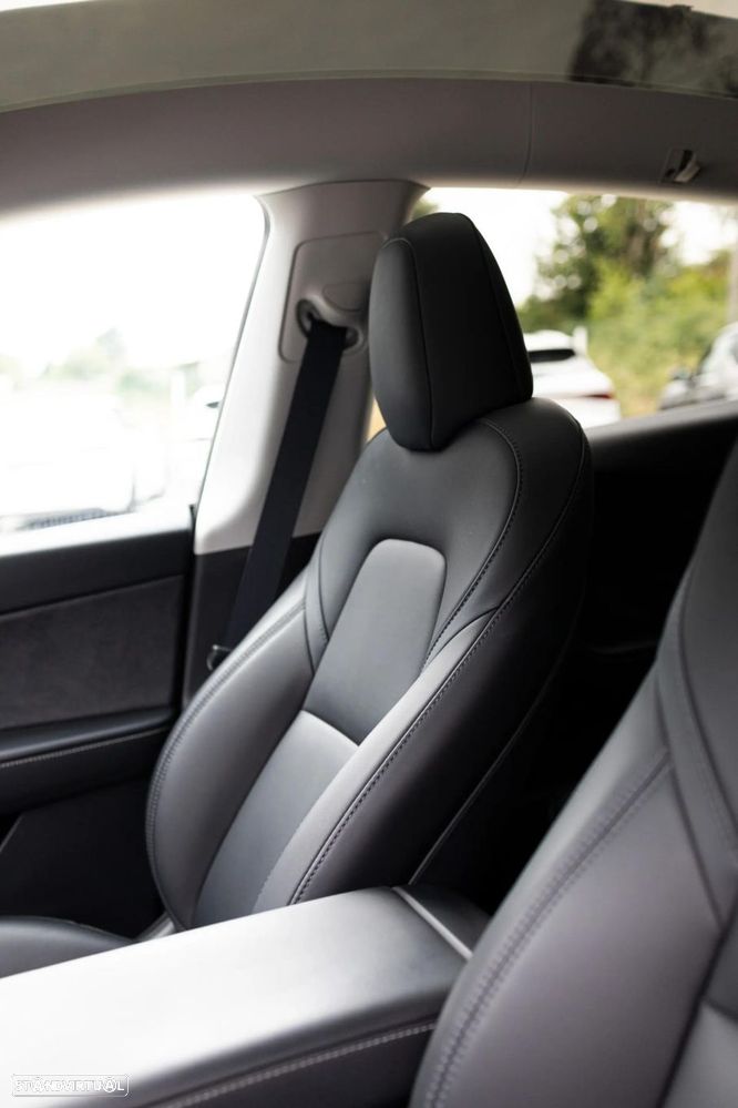 Tesla Model Y Standard - 12